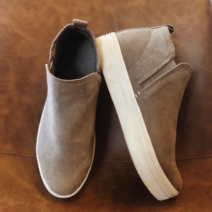 Slip on sneakers